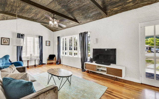 Spanish Beach Bungalow Mainhouse