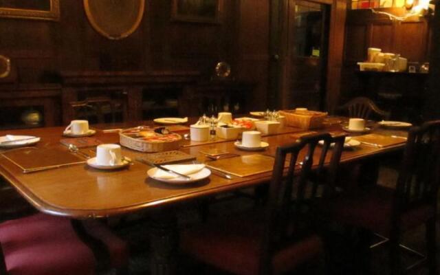 Old Manor House Bed & Breakfast