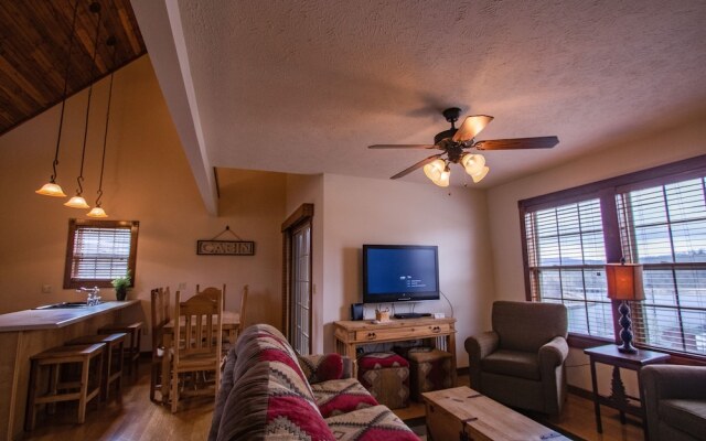 Nestled Inn Lodge 3 Bedroom Home by RedAwning