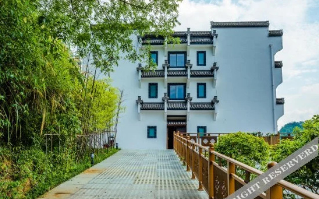 Shoulv Hanshe Qianbaidu Hotel