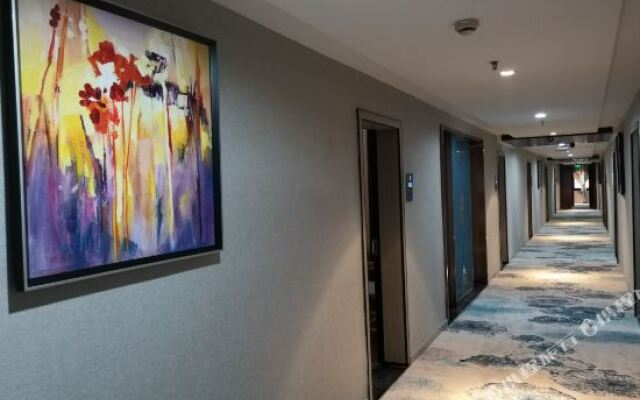 Dazhou Huazhou Hotel (City Center Plaza Dayi Middle School)
