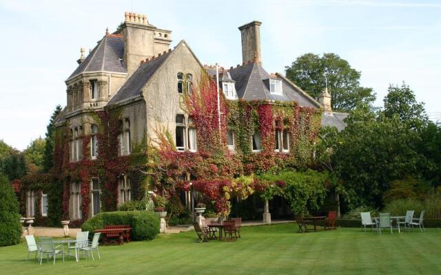 Rudloe Arms Hotel