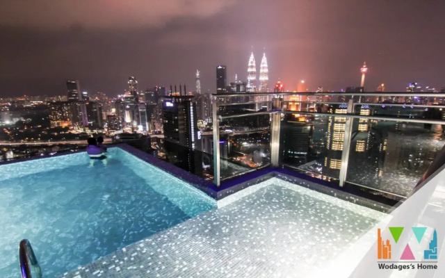 Expressionz KLCC by Wodages