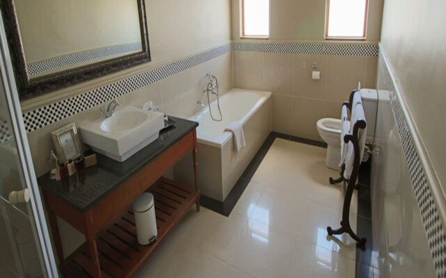 The Victorian 1906 Hotel