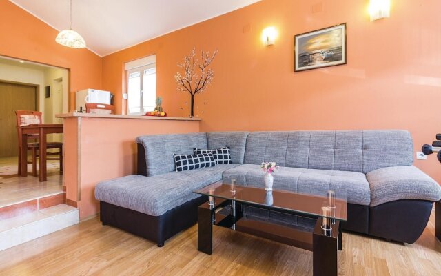 Beautiful Home in Betiga With Wifi and 4 Bedrooms