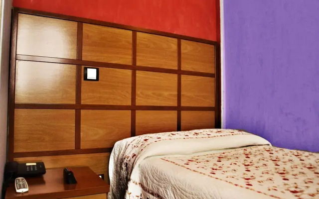 Hostal Toledano-Victoria