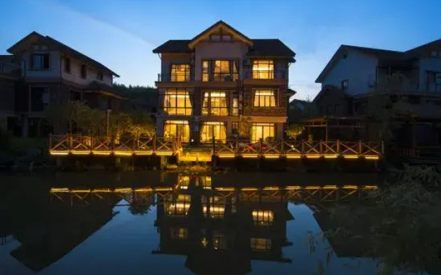 Wuyi Shanshuizhuang Inn