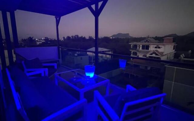 3BD Luxury Penthouse, Big Terrace, 5min from beach