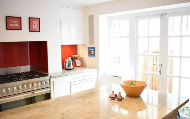 Plum Guide - Chelsea Mill