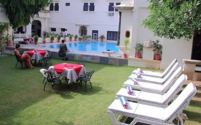 Hotel Mahendra Prakash