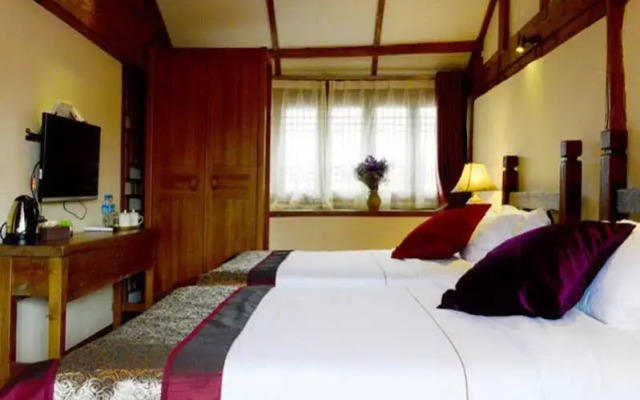 Lijiang Xianshe House