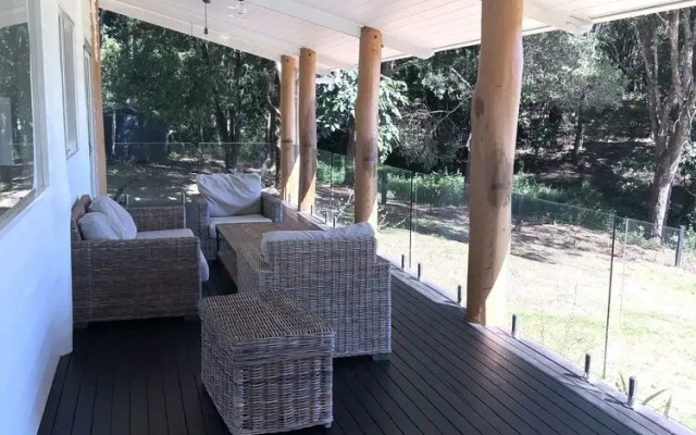 Lake House Watermark Estate Lake Tinaroo