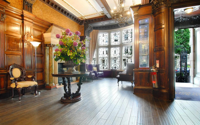 Grand Royale Hyde Park