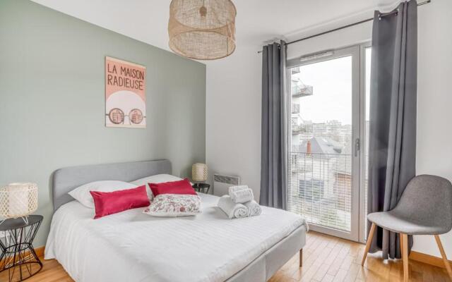 Le First by Cocoonr