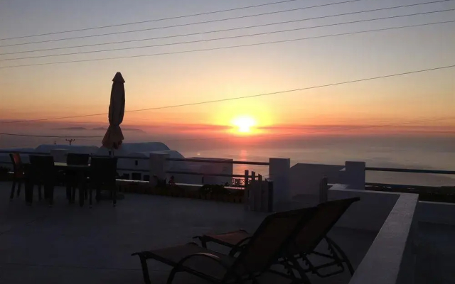 Athiri Santorini Hotel