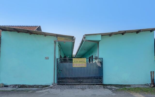 SPOT ON 92595 Umi Homestay Syariah