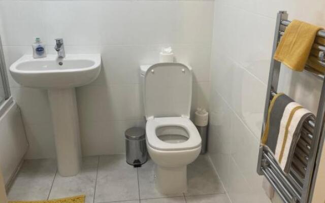 #0608 Lovely 1 Bedroom apartment - free parking