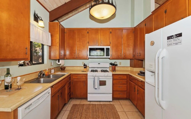 Everwood Serenity Treehouse