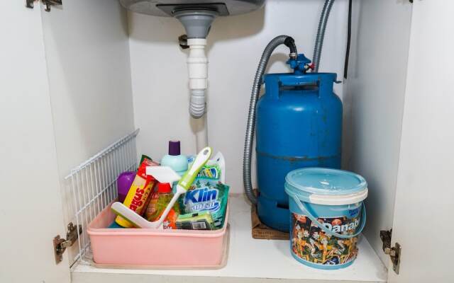 Homey 1BR with City View at Green Pramuka Apartment By Travelio