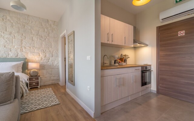 Luxurious Suites Elegance