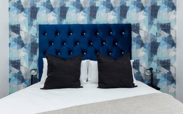 Alimama Spaces: the Manson's Greenstone