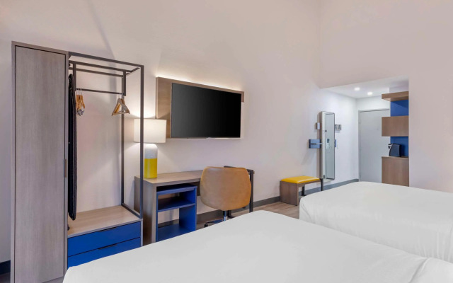 Comfort Inn & Suites Irvine Spectrum