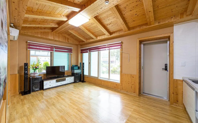 Samcheok Sol Beach Pension