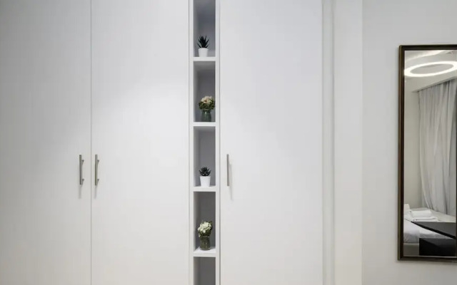 Stunning 2 BR in the heart of Downtown