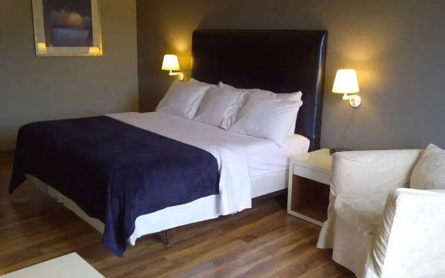 Country Hearth Inn & Suites