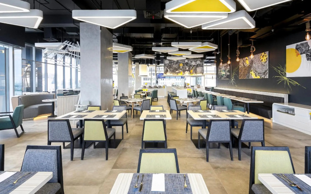 YELLO Hotel Harmoni Jakarta