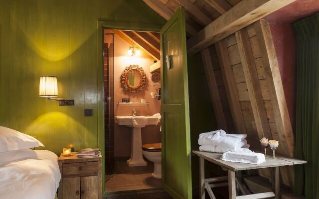 B&B Canal Deluxe