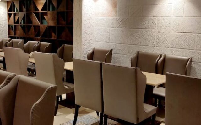 Supreme Grande By Hotel Sai Village