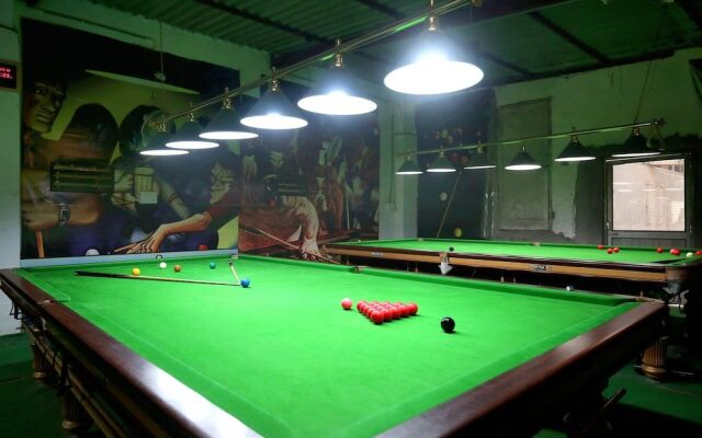 OYO 24442 Amaze Inn