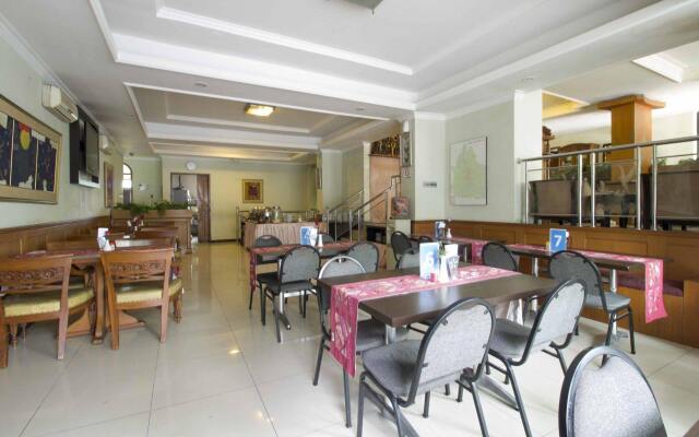 RedDoorz near Cihampelas Walk