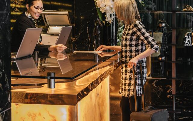 H Hotel