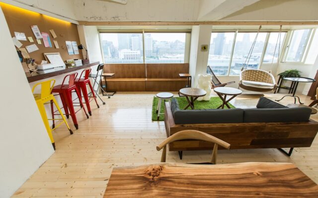 Mr Lobster's Secret Den Design Hostel