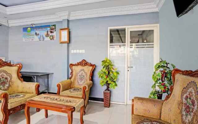 OYO 90370 Habibie Homestay Syariah