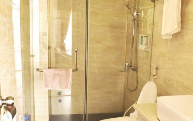 Golden Pine 3 Hotel