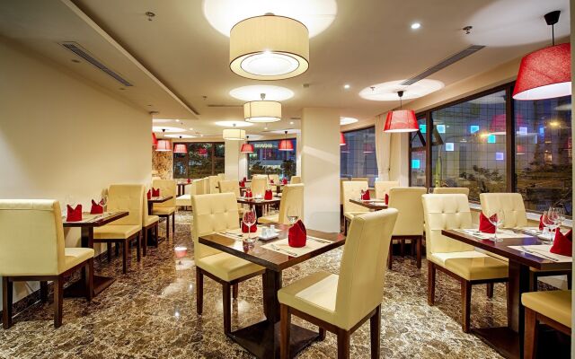 Sofia Suite Hotel Danang