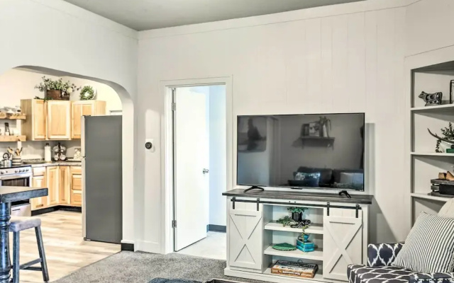 High-end & Homey Family Abode: Walk Downtown!