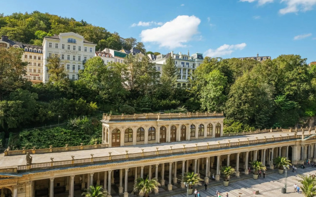 Ontario Hotel Garni