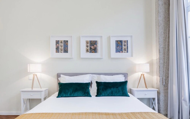 Nada04 · Studio Apartment With Balcony Next to Ribeira