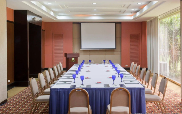 Quest Plus Conference Center, Clark