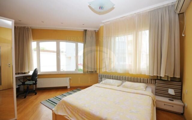 Комплекс First Choice Apartments