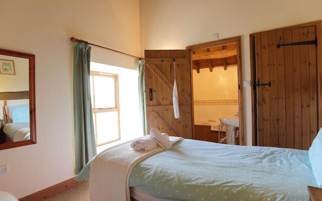 The Old Oak Tree Barn