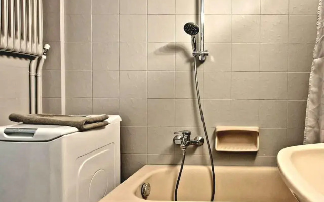 Renovated Private Studio - Metro Holargos 5' Walk