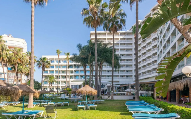 Hotel Parasol by Dorobe