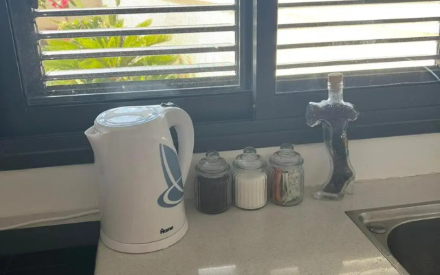 סטודיו חדש ויפה עם נוף לים