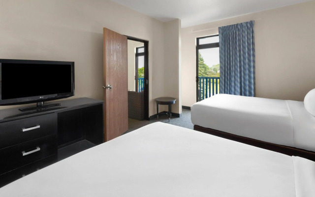 Days Inn by Wyndham Mackinaw City/Bridgeview Area