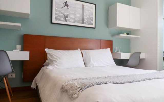 w Lovely 2BR With Balcony in Miraflores